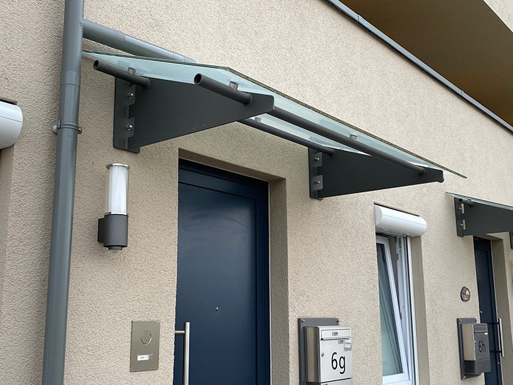 Haustürüberdachung klein mit Glasdach