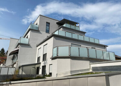 Terrassengeländer mit matter Glasfüllung
