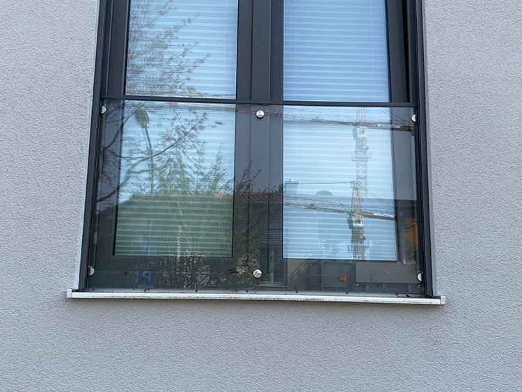 Absturzsicherung französischer Balkon Glasfüllung