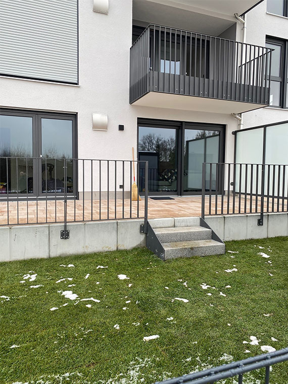 Terrassen und Balkongeländer Flachstahl anthrazit